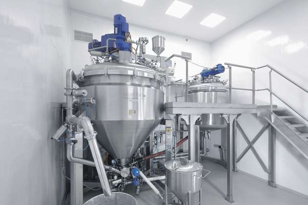 Liquids im Griff
Die Vakuum-Prozessanlage der Bauart zoatec stellt flüssige und halbfeste Produkte in höchster Qualität in den Bereichen Food, Pharma und Kosmetik her.