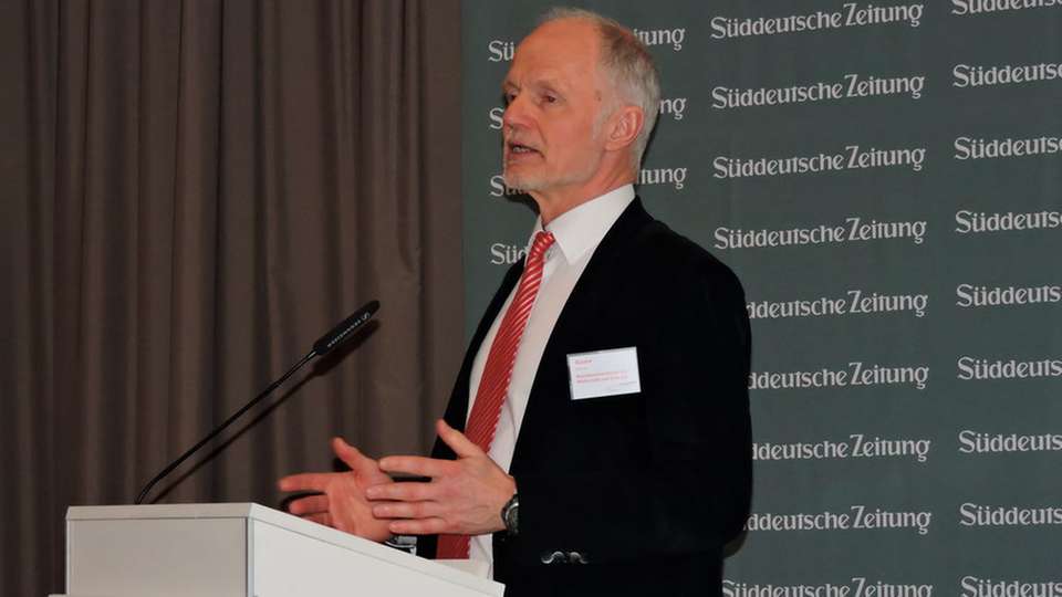 Rainer Baake. Der Staatssekretär im Bundesministerium für Wirtschaft und Energie kommentierte die bayerischen Alleingänge in Sachen Netzausbau.