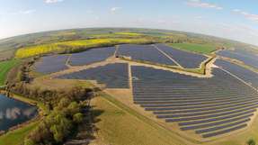 Solarpark in Großbritannien: Das Monitoring von sechs britischen Photovoltaikparks wurde als Turnkey-Lösung umgesetzt.