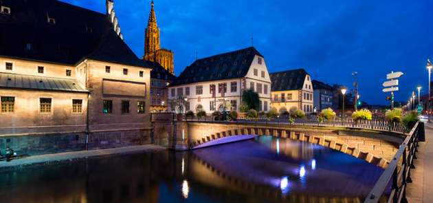 Magische Illumination der Grande Île in Straßburg (Frankreich): http://www.lighting.philips.de/projects/Grand_Ile.wpd
