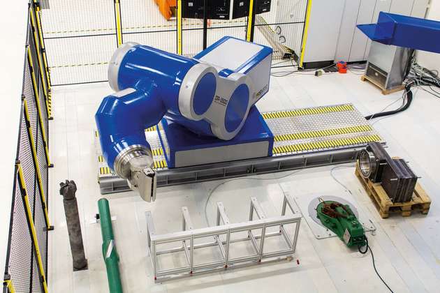 Der Drillfloor-Schwerlastroboter hebt 1,5 t – und das auch unter widrigen Umgebungsbedingungen.