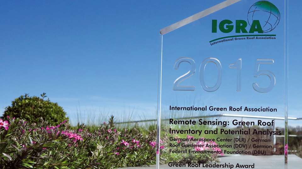 Green Roof Leadership Award: Die internationale Auszeichnung für Gründach-Forschung in Istanbul  wird in den drei Kategorien spektakuläre und innovative Gründach-Architektur, herausragende kommunale Initiativen und „Gründach-Pioniere“ verliehen.
