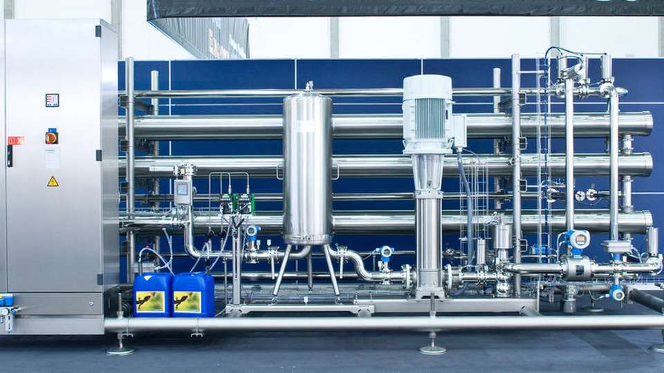 
                        
                        
                          Beispiel für Effizienz: Diese Hydronomic-RO-Wasseraufbereitungsanlage von Krones genügt den Effizienzanforderungen des Enviro-Managementsystems.
                        
                      