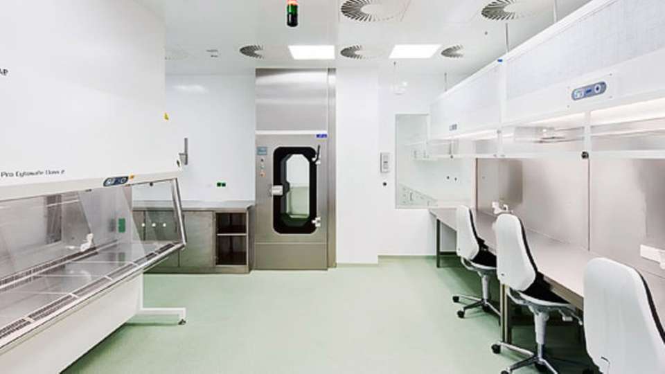 
                        
                        
                          GMP-gerechte Produktionsbereiche, Reinstwasserherstellung und Logistik entspricht im Mannheimer Klinikum quasi Industriestandard.
                        
                      