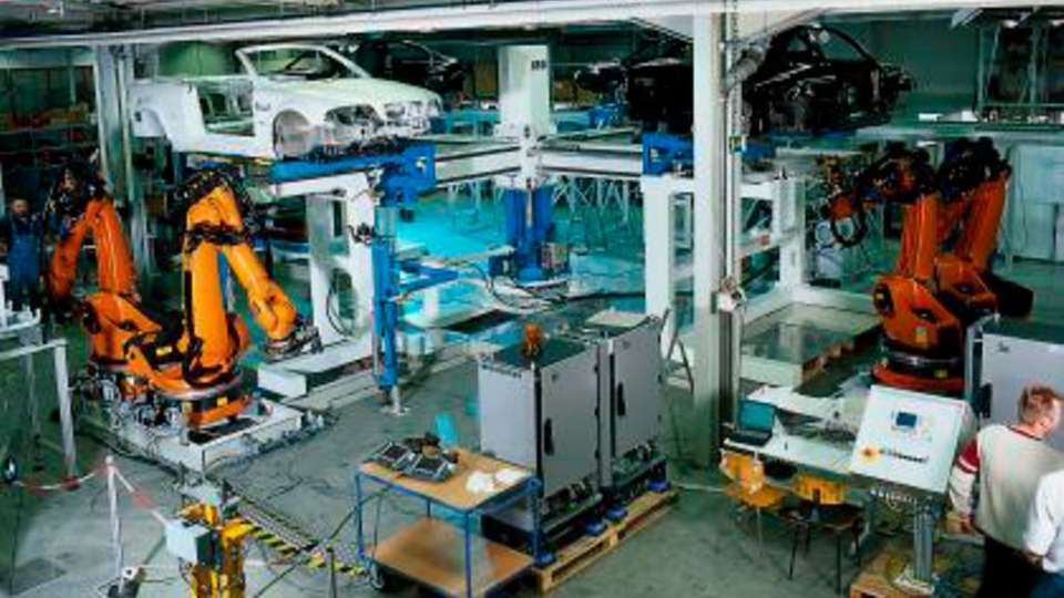 
                        
                        
                          Veredelung von Produktionsanlagen: Steuerung, Software und branchenspezifische Optionen von Robotern beschleunigen die Umsetzung wirtschaftlicher Lösungen.
                        
                      