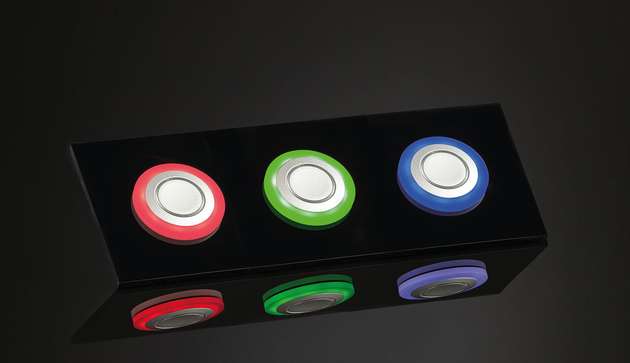 Betätiger mit Außenleuchtring: Er wird mittels LEDs rot, grün oder blau beleuchtet. 