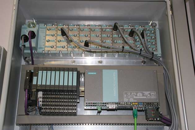 Die einzelnen Teile des Laborleitsystems PCS 7 Lab Collection eignen sich zur dezentralen Installation. 