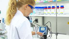 Der analogen Sensor Conducell UPW zur Messung der Leitfähigkeit ist für den Einsatz in der Biotechnologie sowie der Pharma- und Kosmetikindustrie prädestiniert.