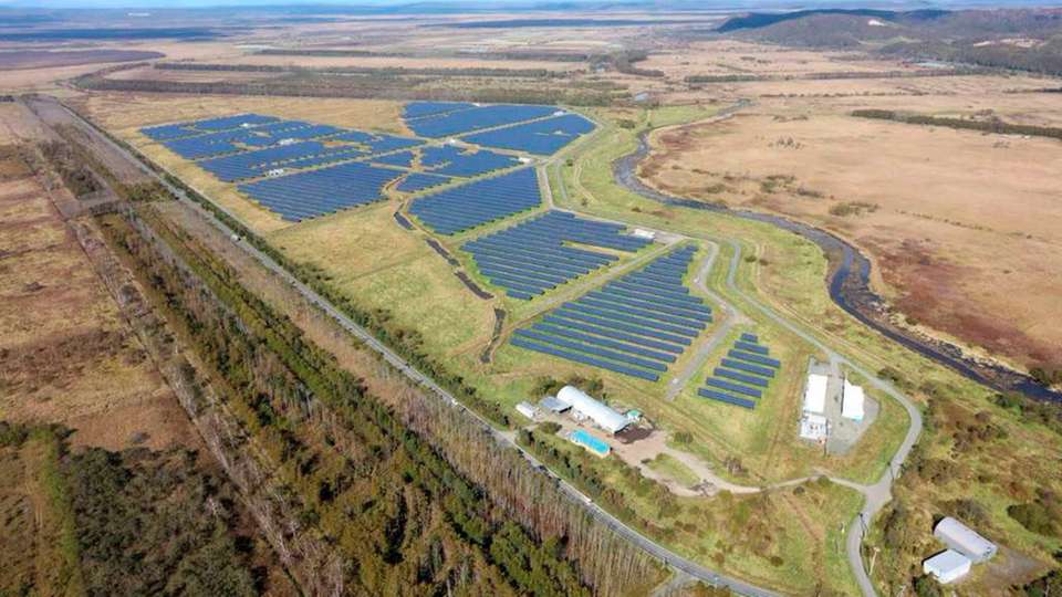 Das Kushiro Town Toritoushi Wildland Solarkraftwerk in Japan ist das erste seiner Art mit Lithium-Ionen-Batteriespeicher aus Japan.