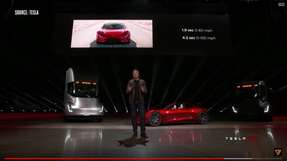 Elon Musk stellt den Elektro-Truck Tesla-Semi vor.