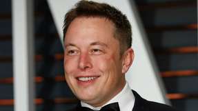 Elon Musk unterhält sich mit einem Twitter-User und die Batterie-Branche steht Kopf: Wird in Deutschland eine Tesla-Gigafactory gebaut?