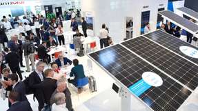 Weltweit wurden im Jahr 2017 99,1 GW Photovoltaikleistung neu installiert – 2018 wird voraussichtlich die 100-GW-Marke überschritten.
