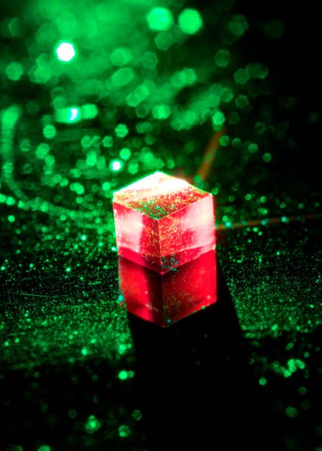 Diamant im Saphirring: Wissenschaftler entwickeln Raumtemperatur-Maser zur Übertragung schwacher Signale.