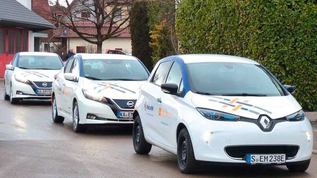 Ende Januar kamen die neuen E-Autos für den Netze BW Feldtest im Kusterdinger Ortsteil Wankheim an. Die Fahrplansteuerung der Fahrzeuge läuft zunächst auf Basis von Referenzmessungen und Standardlastprofilen, später soll diese mittels Echtzeitdaten erfolgen.