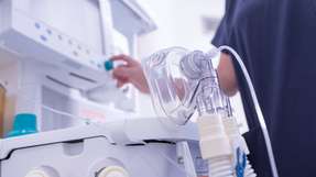 Für die künstliche Beatmung im Krankenhaus ist öl- und keimfreie Druckluft notwendig.
