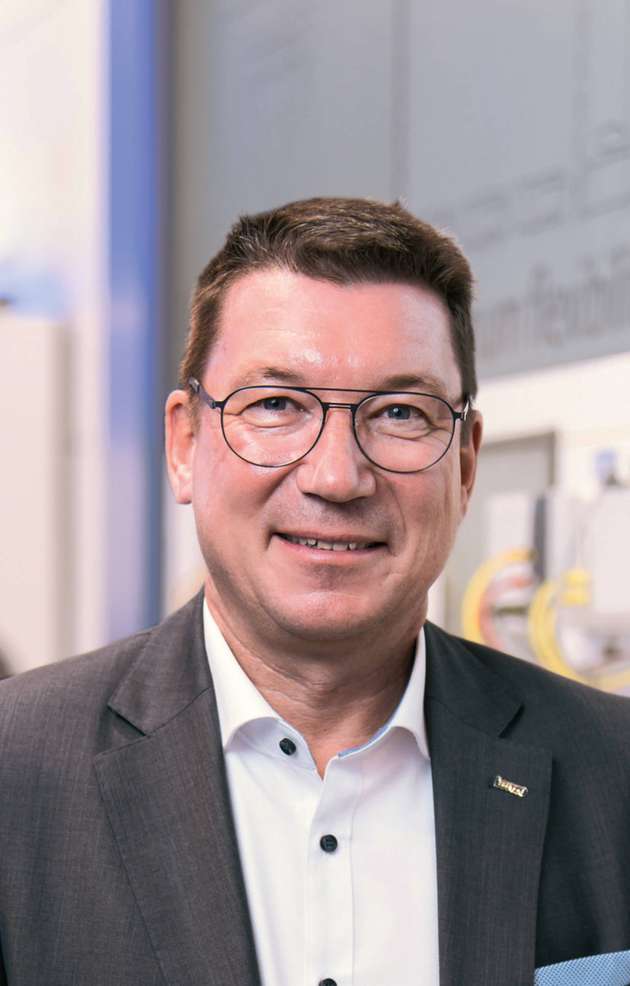Burkhard Balz, Senior Vice President Automation Systems bei Lenze erklärt im Interview mit der A&D welche Vorteile ein digitalisierter Engeneering-Prozess bringt.