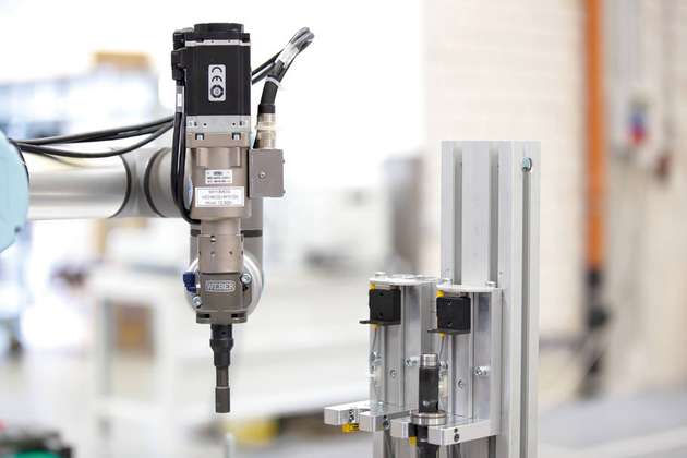 Der Leichtbau-Schrauber SEV-P von Weber Schraubautomaten lässt sich schnell und einfach an unterschiedliche Anwendungen anpassen. Auch ein automatischer Werkzeugwechsel ist möglich.