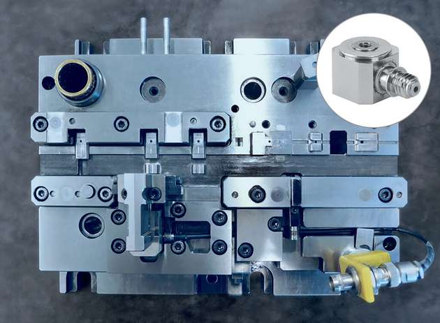 Der Miniatur-Kraftsensor (nicht sichtbar) von Kistler wird direkt in das Stanzwerkzeug von Kramski integriert (Kabelabgang links unterhalb der Bildmitte).
