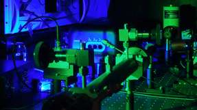 Der Aufbau des Laserabsorptionsspektrometers für die selektive optische Sättigung im Labor.
