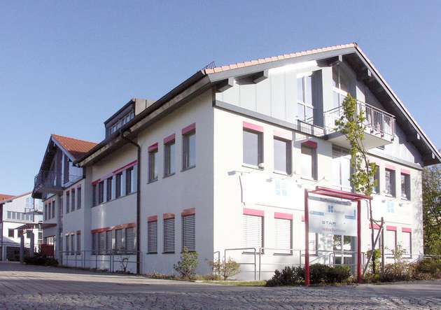 2004 - Bezug der neuen Fertigungsstätte in der Raiffeisenallee in Oberhaching