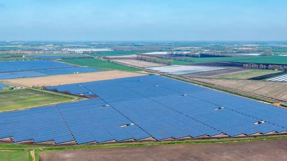 Solarpark in Cambridgeshire: Hanwha Q Cells hat die Finanzierung abgeschlossen. 

