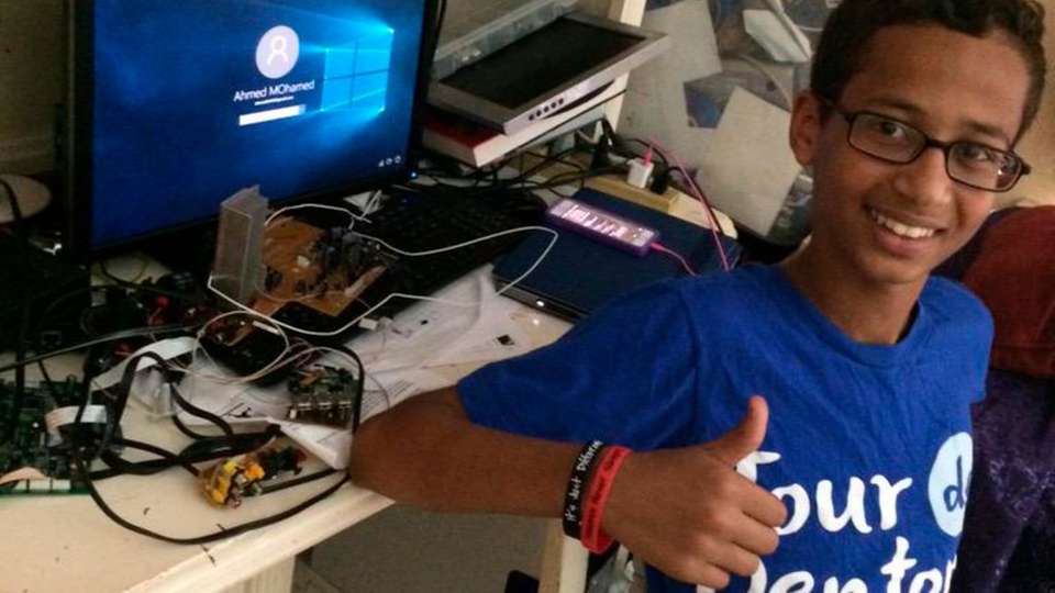 Hat einfach nur Spaß am Basteln mit Elektronik: Der 14-jährige Schüler aus Irving (Texas).