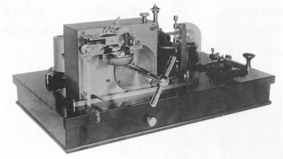1895 - Erster Morsetelegraph/ Morseschreiber