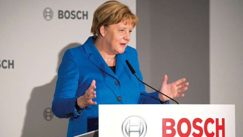 Bundeskanzlerin Angela Merkel (CDU) spricht auf der Einweihung des Forschungscampus der Robert Bosch GmbH  in Renningen am 14.10.2015.