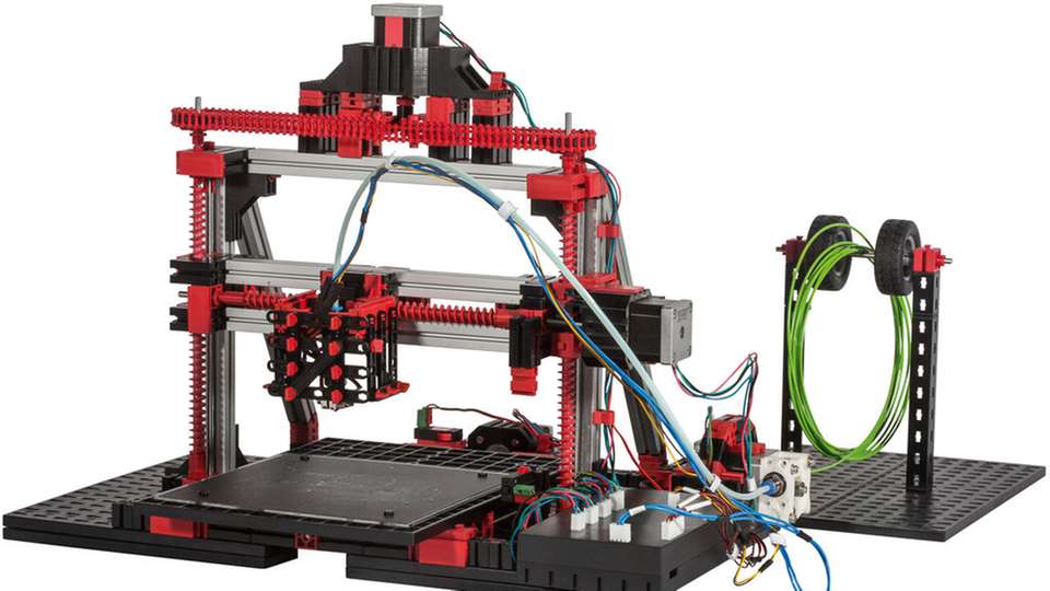 Der 3D-Drucker von Fischertechnik ist nicht nur ein Bastelspielzeug, sondern druckt tatsächlich Gegenstände aus.