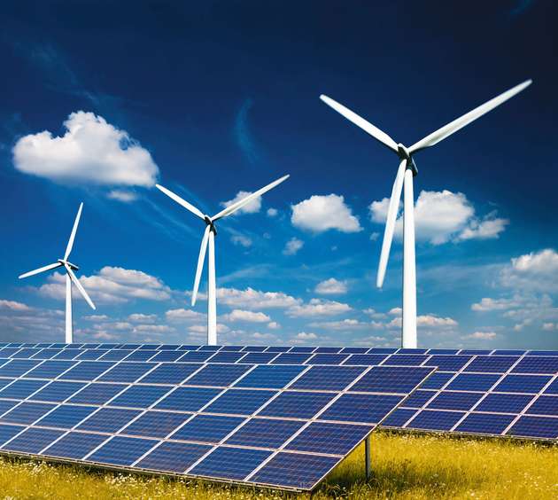 Die dezentrale Stromerzeugung mit Windkraft oder Sonnenenergie wird mithilfe des Smart Grids gesteuert.