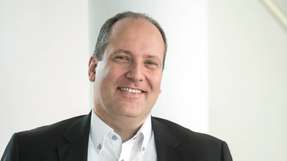 Thilo Döring ist Geschäftsführer von HMS Industrial Networks und Mitglied des Corporate Management Teams, zuvor war er acht Jahre verantwortlich für den Vertriebsbereich bei HMS. Weitere Stationen seiner Karriere waren Positionen als Vertriebsingenieur, Key Account Manager und Vertriebsleiter bei Mitsubishi Electric.