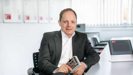 Marc Finger, Geschäftsführer der Berghof Automation GmbH, hat den mittelständischen Branchenpionier seit seinem Start dort 2015 kräftig umgekrempelt, ohne an den Grundfesten zu rütteln. So ist und bleibt bei Berghof die gesamte Prozesskette – von der Ideenfindung über die Entwicklung bis hin zu sorgfältigen Produkttests und der Zertifizierung – am Hauptsitz in Eningen u.A. vereint.