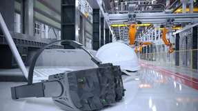 In der Produktion kann Augmented Reality für verschiedene Zwecke eingesetzt werden, zum Beispiel zur Fernunterstützung, zum Erkennen unsicherer Arbeitsbedingungen und zum Messen verschiedener Abweichungen.