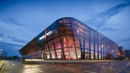 Die internationalen Fachbesucher – darunter 2024 rund 14.700 aus dem Ausland – profitieren vom breiten Angebot an Lösungen, Fachvorträgen und Live-Demonstrationen. 