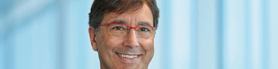 Prof. Dr. Niko Mohr, Vorstandsmitglied der Friedhelm Loh Group sowie CEO von Rittal International und Rittal Software Systems: „Die Entwicklungen bei Eplan und Rittal sind ein Beispiel dafür, wie Industrial AI auf die Straße kommt.“