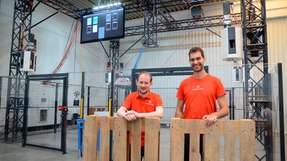Patrik Lemmen (CTO) und Robin Heidel (COO) von Red Cable Robots: Das Start-up hat vor Kurzem eine neue Art von Industrieroboter zur Marktreife gebracht.