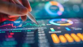 Digitale Unterstützung im Schaltschrankbau durch SelosPLAN, EPLAN-Daten sowie vorkonfigurierte Klemmenleisten.