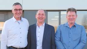 Vertreter von Heitec und Artschwager + Kohl nach der Übernahme: Der Zukauf soll das Portfolio für Intralogistik- und Lagerlogistiklösungen erweitern.
