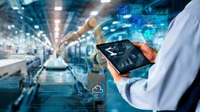 Die Industrial-Intelligence-Lösung wandelt fragmentierte Produktions- und IT-Daten in Echtzeit in kontextualisierte, sofort nutzbare Entscheidungsgrundlagen für die Fertigungsoptimierung um.