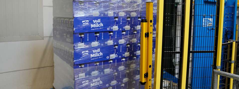 Im Food and Beverage ein relevanter Faktor: Die erweiterte Diagnosefähigkeit der IOLS-Sensoren hat beim Einsatz von Lichtgittern dezidierte Vorteile: eine vorausschauende wie vorbeugende Wartung.