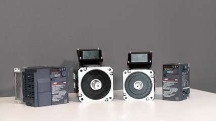 Der FR-E800 Frequenzumrichter und der encoderlose Permanentmagnetmotor der EM-A Serie. bilden eine kompakte Lösung für energieeffiziente Antriebe