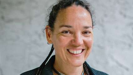Dr. Dominique Freckmann, TE Connectivity, begann ihre Karriere im Unternehmen in der Materialforschung. Im Jahr 2015 übernahm sie die Leitung des neu errichteten TE Automotive Silicon Valley Tech Office. Neben der Unterstützung von neuen Mitstreitern betreut sie nun auch den globalen Roadmap-Prozess von TE Automotive.