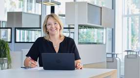 Sabine Wolf ist seit 1990 Geschäftsführerin der MES Electronic Connect, ein seit 1985 etablierter B2B-Händler im Bereich Verbindungstechnik. Nach dem Studium der Betriebswirtschaft und einem kurzen Intermezzo im Marketingbereich, immer mit vollem Herzen für MES und die Menschen dort tätig.
