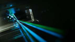 Daten lassen sich auch per Laser übertragen, sicherheitskritische Systeme müssen deshalb auch optisch gut geschützt sein.