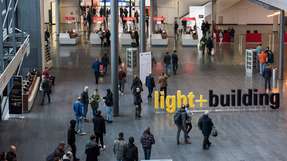 Auf der Light + Building werden viele Neuheiten im Bereich Licht- und Gebäudetechnik wieder live zu sehen sein.