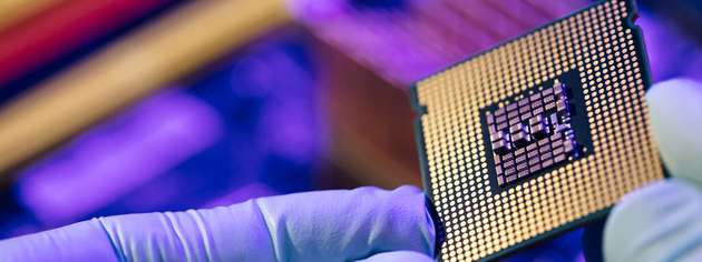 Die Europäische Kommission will Europas Anteil an der globalen Mikrochip-Produktion bis 2030 auf 20 Prozent steigern. Ein aktueller Bericht des Europäischen Rechnungshofs kritisiert jedoch große Umsetzungslücken und nennt das Ziel derzeit unrealistisch.