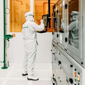 Unter der Leitung von SAL sind fünf österreichische Organisationen an der Champ-Ion-Initiative beteiligt. Sie bündelt die europäische Expertise im Bereich der Ionenfallen für die skalierbare Quantenchip-Produktion.