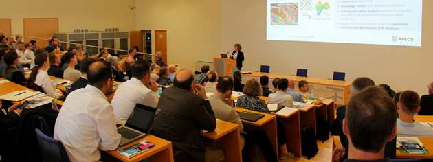 Keynote von Prof. Dr. Ulrike Ganesh: Sie stellte auf dem CAM-Workshop die Möglichkeiten und Ziele der Chiplet-Pilotlinie APECS vor.