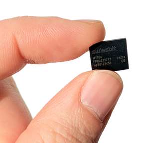 Die miniaturisierte Speicherlösung M1100 wurde speziell für industrielle Einsatzbereiche konzipiert.