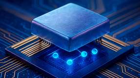 Forscher der TU Wien haben erstmals einen Silizium-Germanium-Transistor mit einer neuartigen Modulations-Akzeptor-Dotierung realisiert. Die Technologie ermöglicht höhere Leitfähigkeit, geringeren Energieverbrauch und bleibt auch bei extrem tiefen Temperaturen für Quantenchips einsatzfähig.